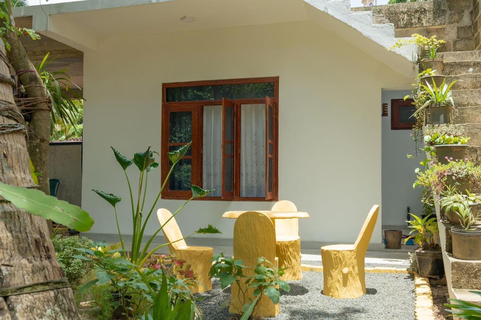 Lakru Home Stay เวลิกามา ภายนอก รูปภาพ